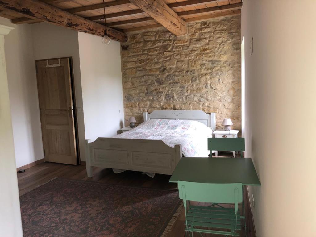Chambre Du Tilleul - Charme, Confort Et Piscine Sigonce Exteriér fotografie
